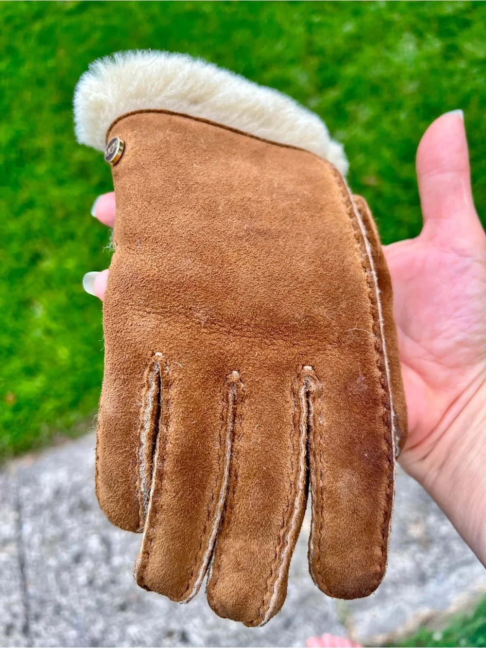 One Single Left Hand Glove Only UGG suede shearling sheepskin Spain M